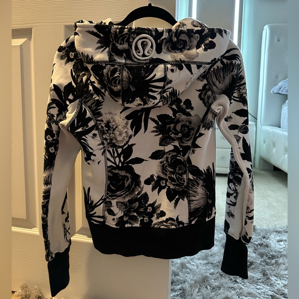 Lululemon sweater